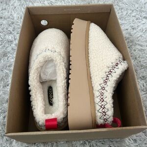 Issac Sherpa platform slippers- off the white